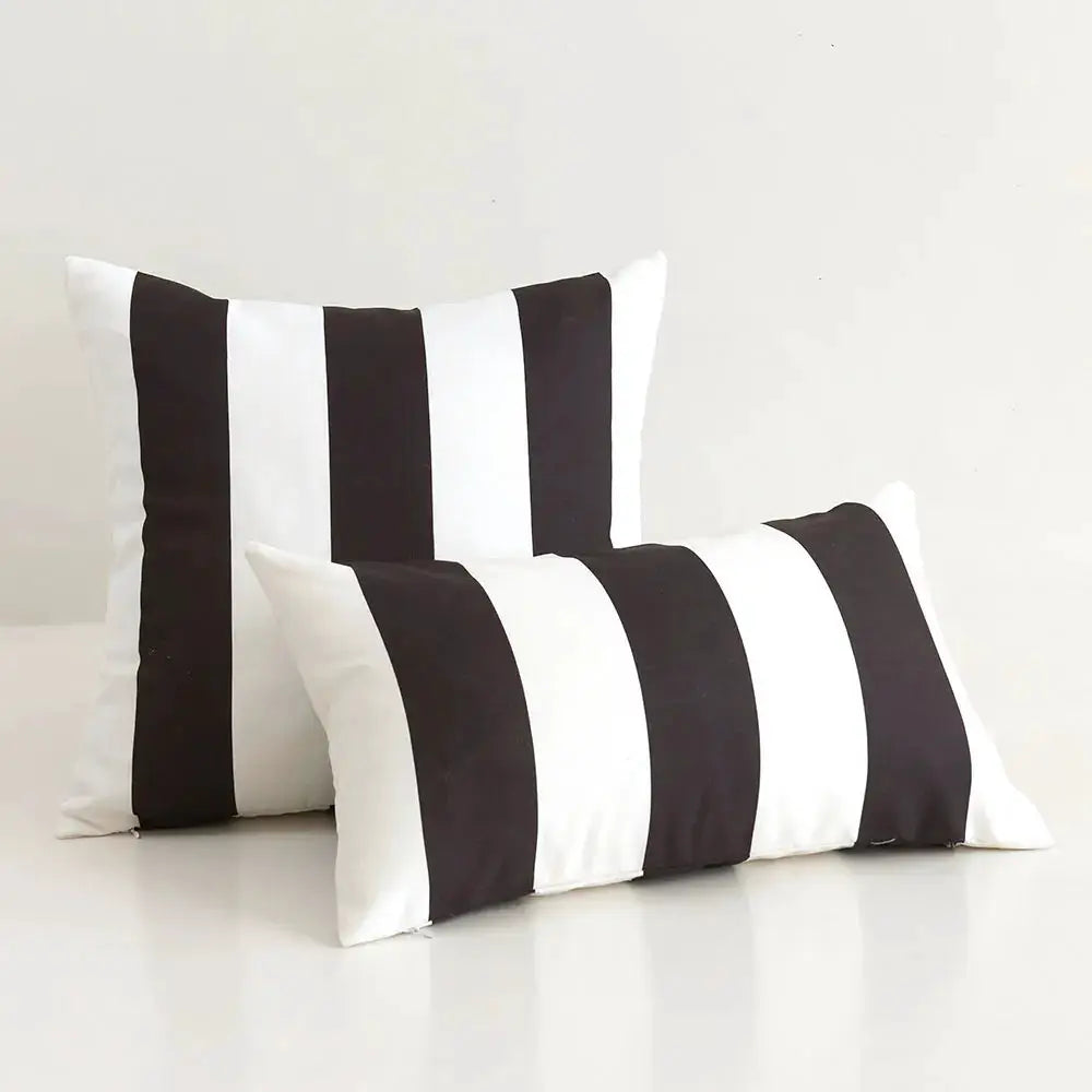 Pillow covers Simples Market waterproof outdoor striped, black and white, 2-pack.