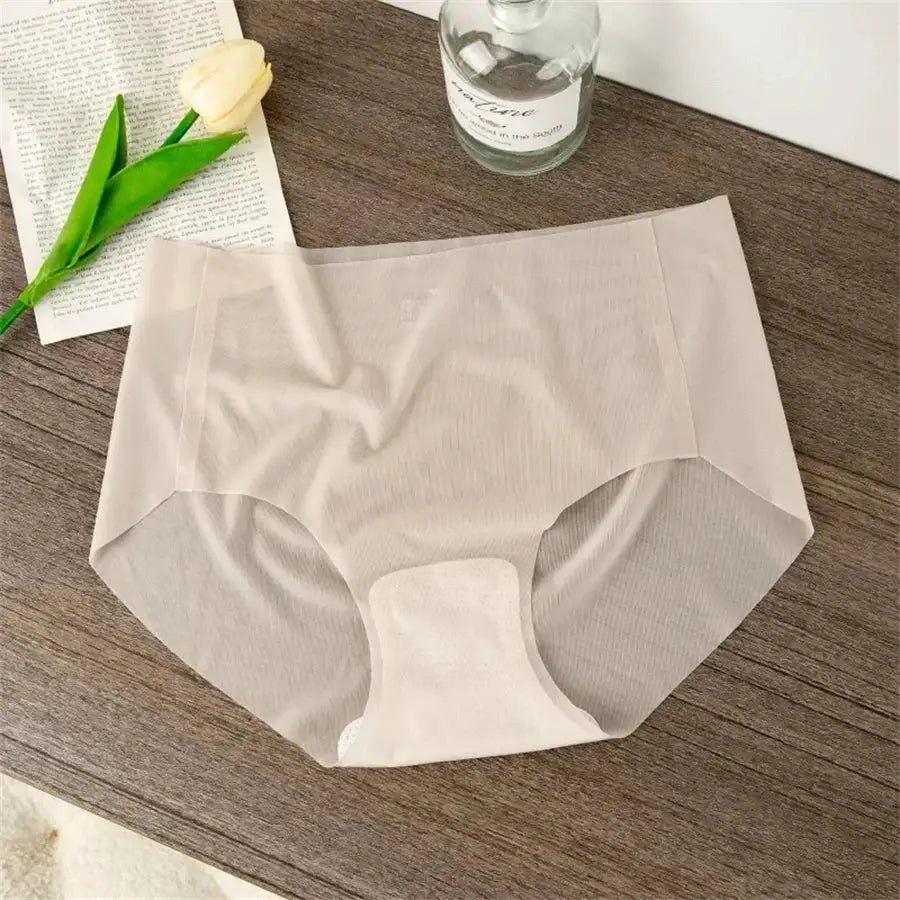 Ice silk seamless women's underwear in nude beige; breathable, quick-dry briefs (M-XL)