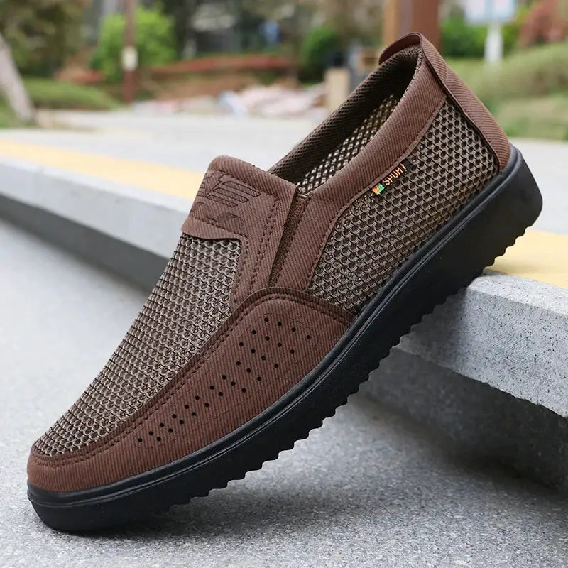 Men's breathable slip-on casual shoes, brown mesh fabric with rubber sole for outdoor walking, by Simples Market.