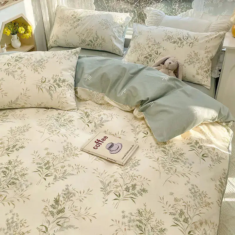 Pink floral bedding set by Simples Market, queen size duvet cover with matching flat sheet and pillowcases.