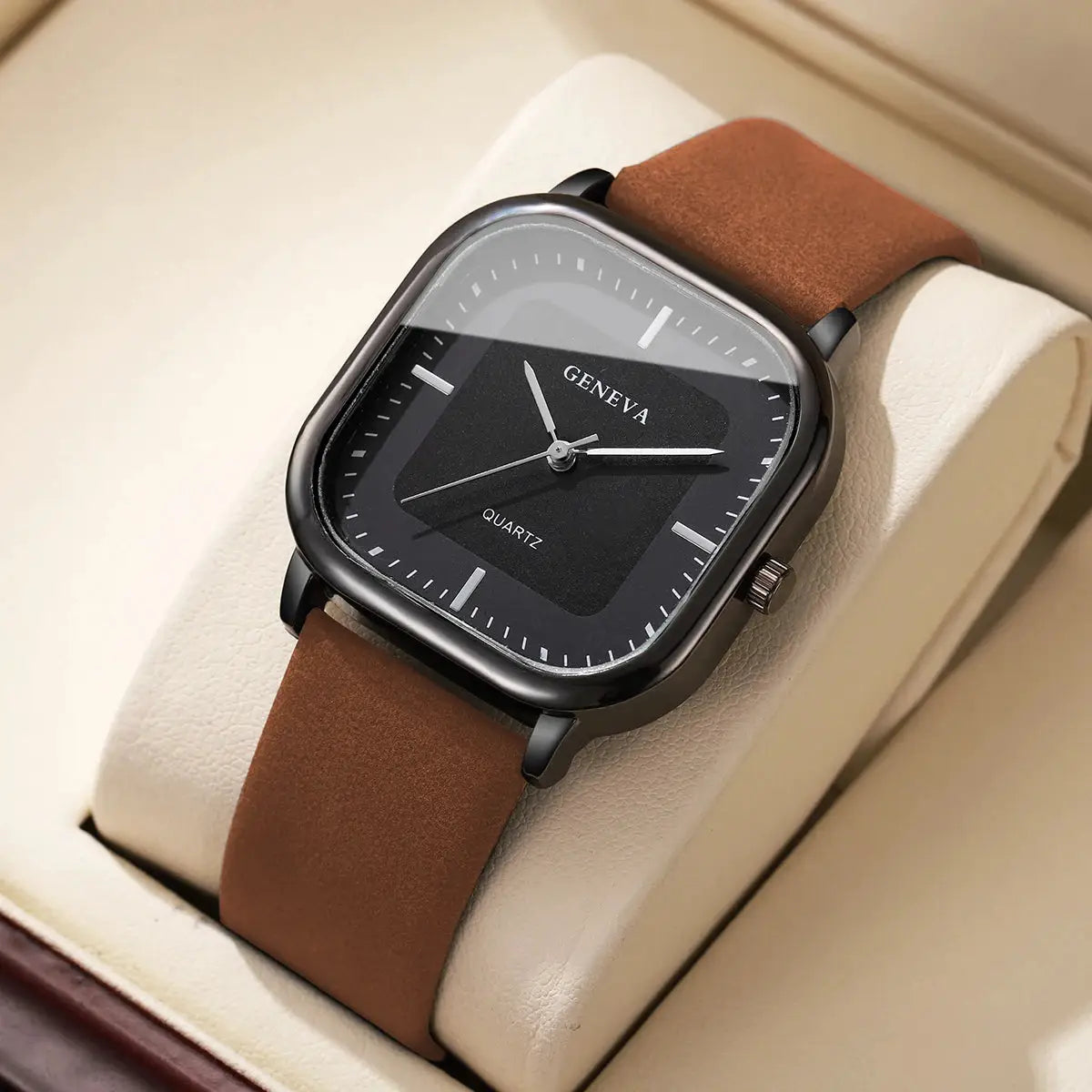 Square-dial men's watch with brown leather strap and black quartz dial by Simples Market