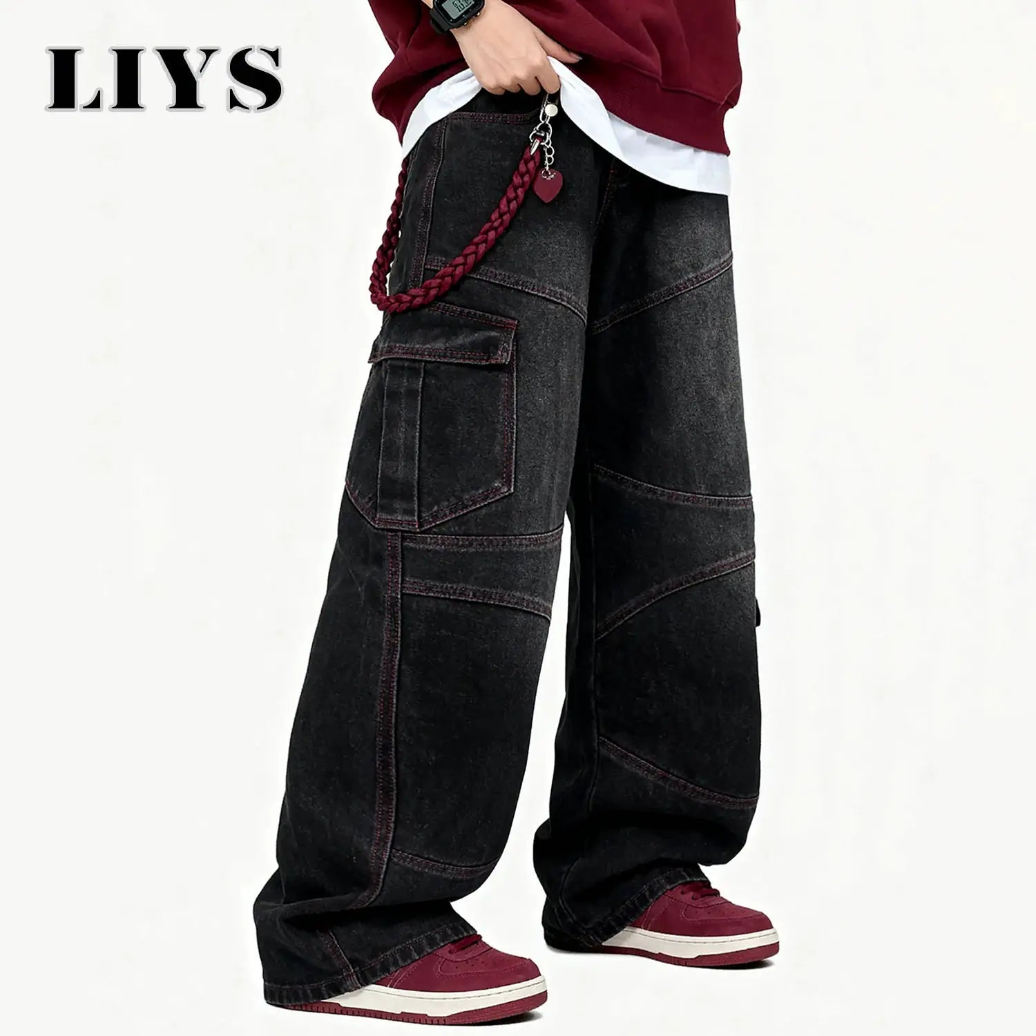 Simples Market men's black denim cargo jeans, wide-leg fit, multiple pockets, red stitching, red braided belt
