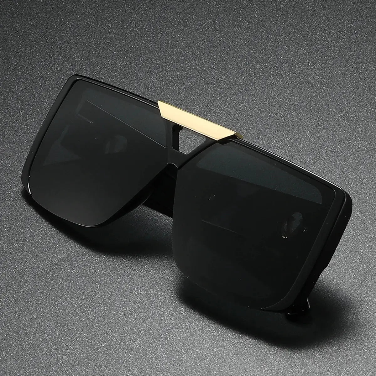 Men's Classic Retro Black Square Frame Sunglasses With Exquisite Temple Pattern Decoration Fashionable And Trendy