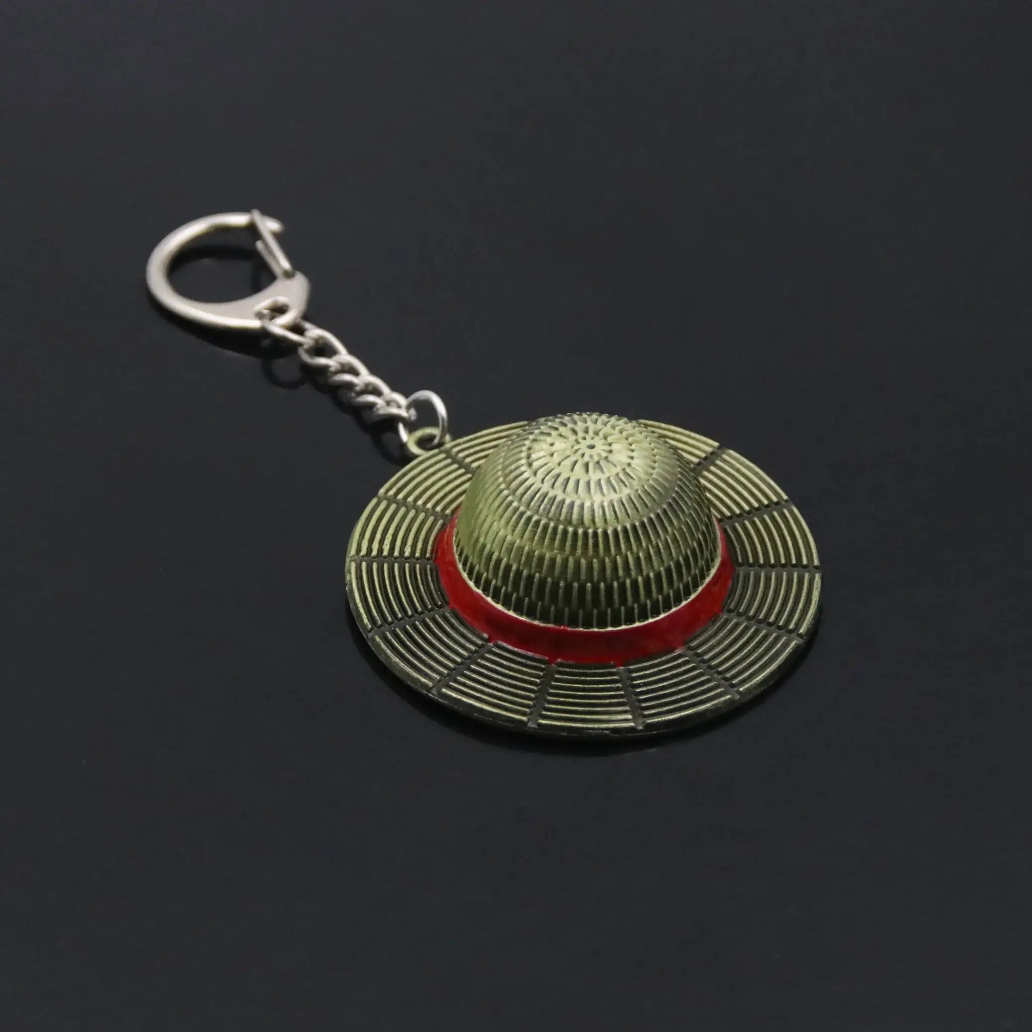Classic Anime Straw Hat Pendant Keychain Zinc Alloy Gold Color Jewelry Key Ring for Fans Cosplay