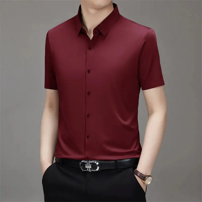 Men's burgundy solid color short-sleeve button-down shirt, no-iron, business casual