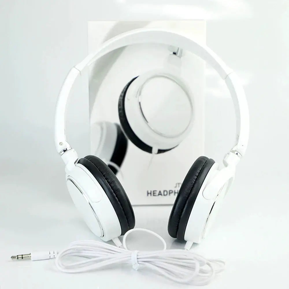 Universal 3.5mm wired foldable over-ear headphones by Simples Market, white with black ear cushions and a coiled cable