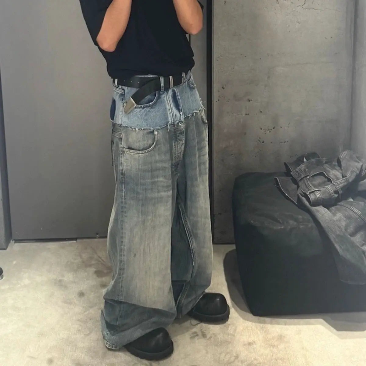 Denim patchwork baggy jeans with double waist, oversized straight fit in blue faded tones