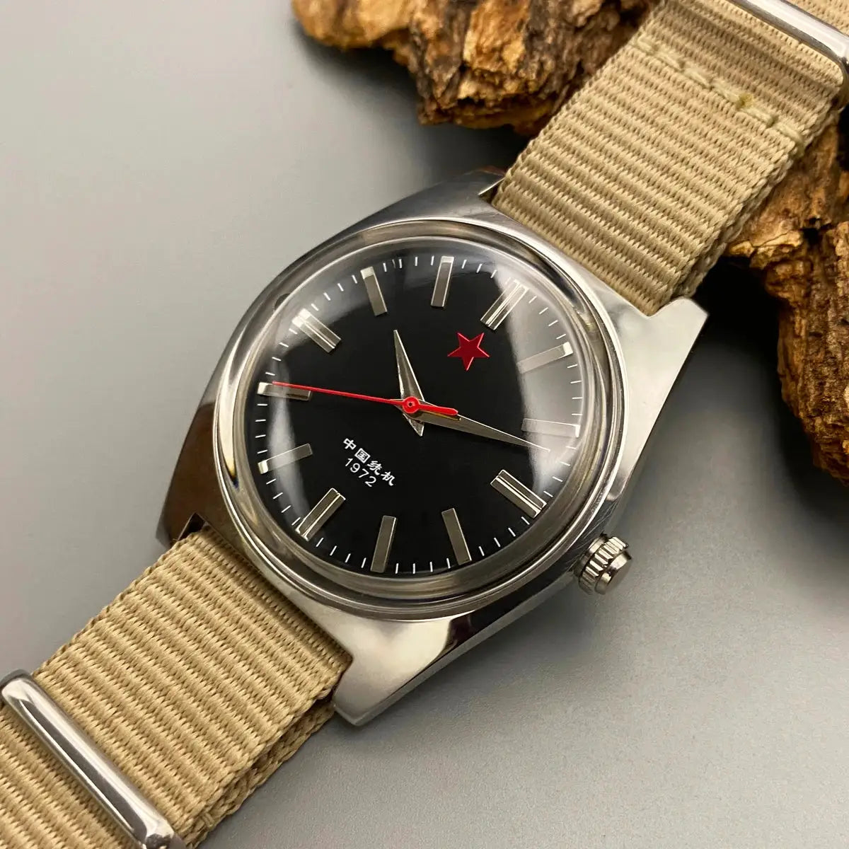 Mens mechanical watch Shanghai 8120 by Simples Market, black dial with red star, stainless steel case, beige fabric strap