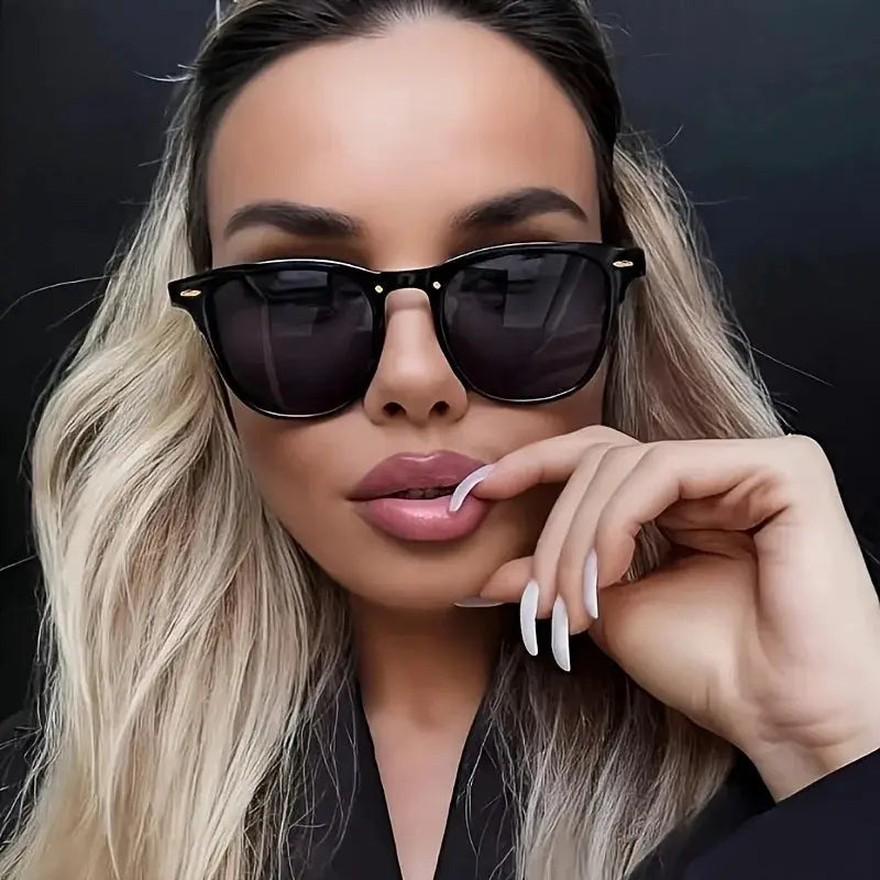 Julyrays Cat Eye Sunglasses For Women Metal Frame UV400 Protection Rivet Style Designer Eyewear