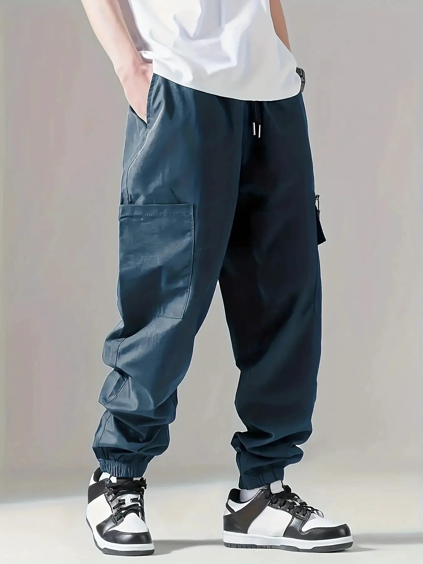 Men's cargo pants, navy lightweight breathable with multiple pockets and elastic cuffs, Simples Market.