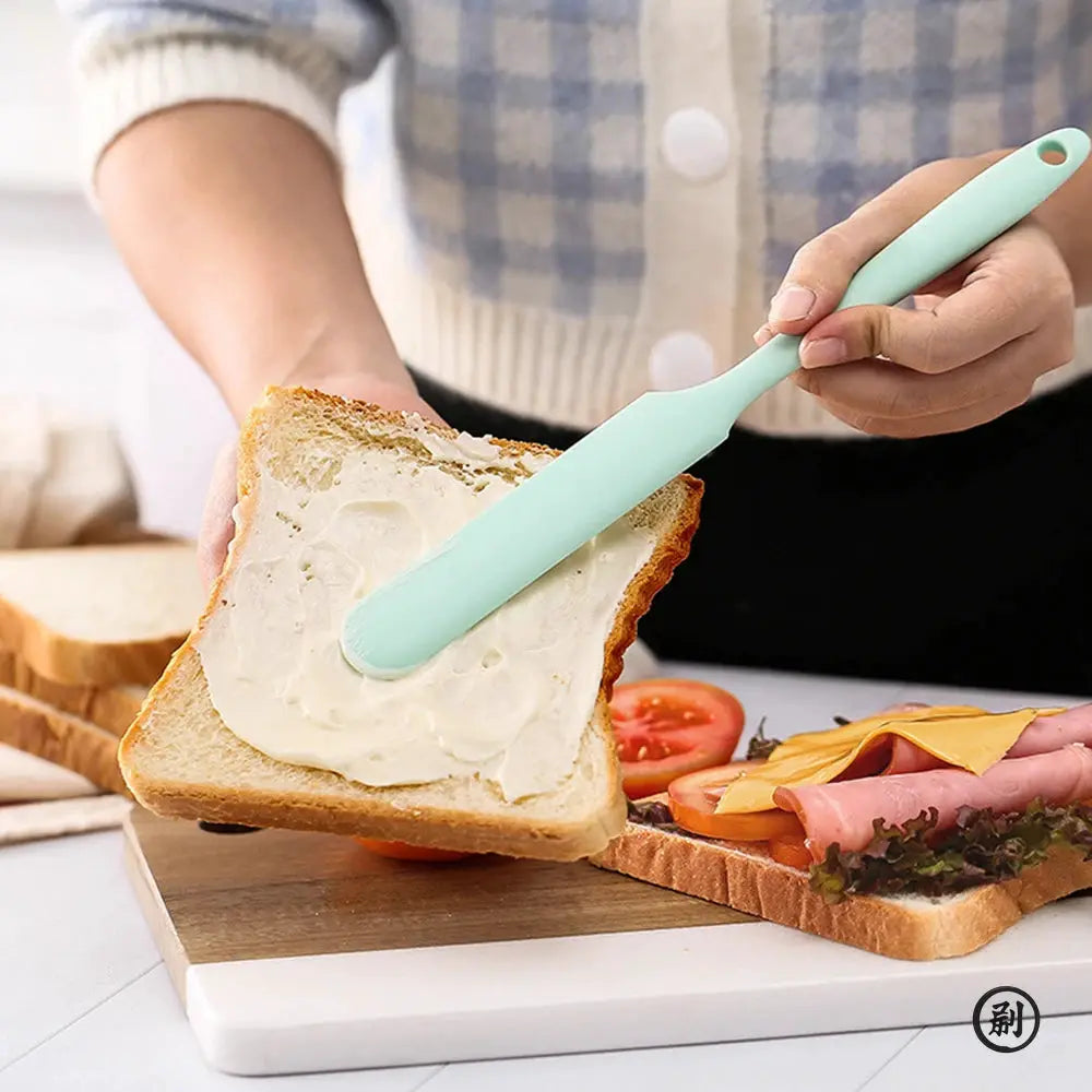 Food Grade Silicone Cream Scraper And Cake Spatula With Long Handle Heat Resistant Kitchen Baking Tool