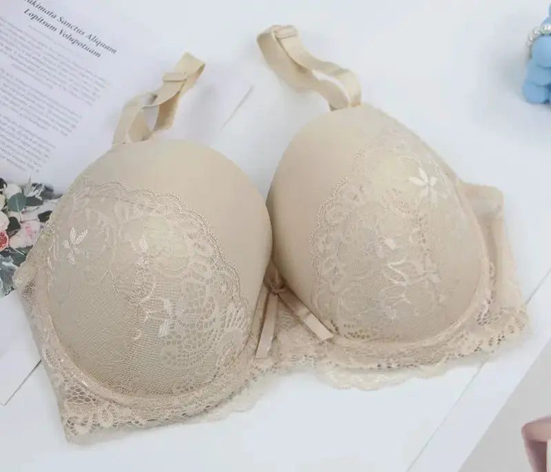 DaiNaFang push-up lace bra by Simples Market, beige with bow detailing.