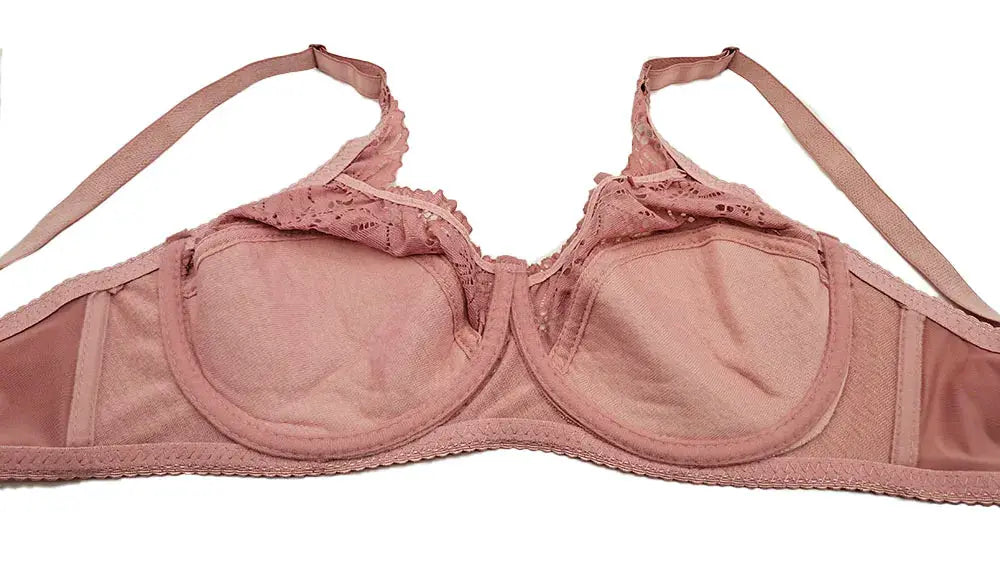 Bra by Simples Market; pink lace underwire push-up with full cups and floral trim.