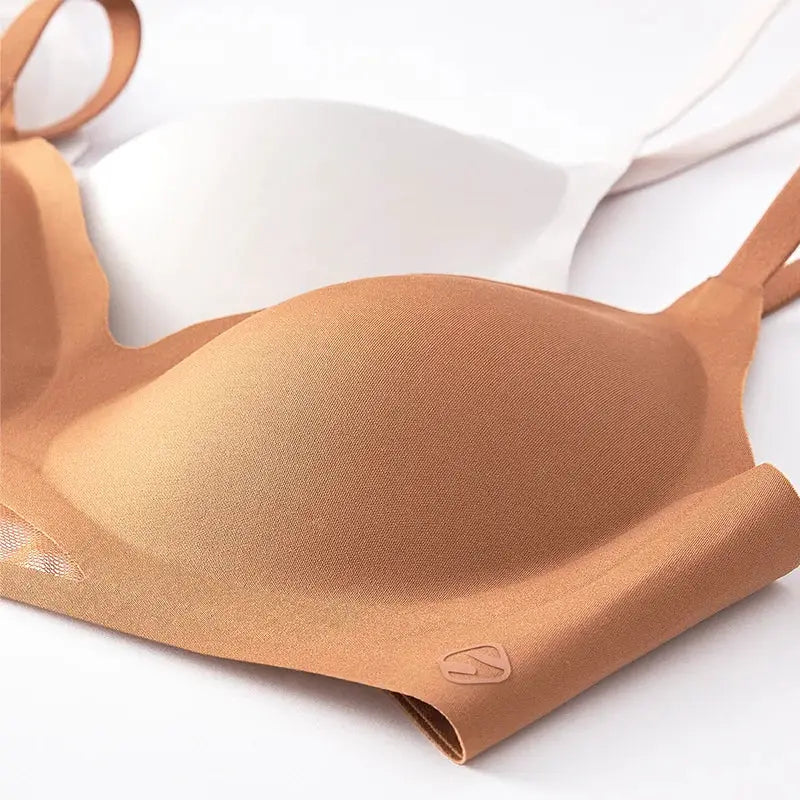 SUJIIN seamless push-up bra in nude, wireless and breathable with Simples Market logo
