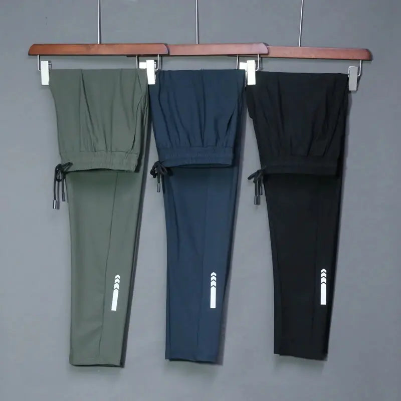Men's summer elastic running joggers in olive green, navy, and black; Simples Market 3-pack