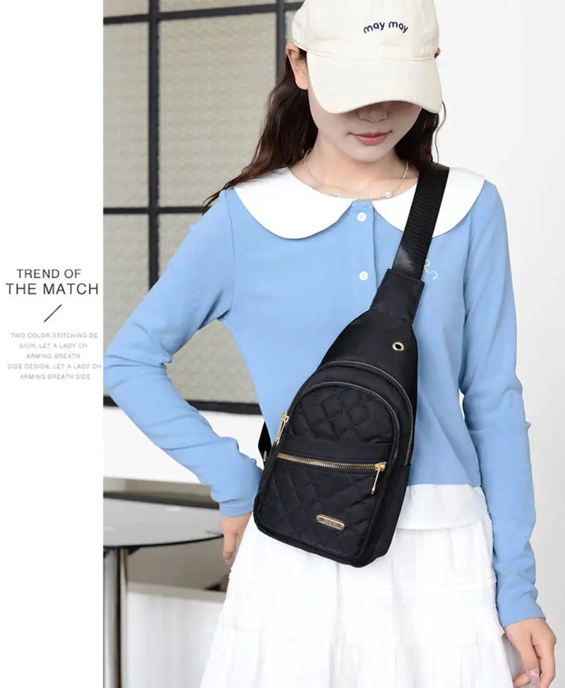 Minimalist Large-Capacity Women's Chest Bag Simples Market, black quilted crossbody with multiple zip pockets.