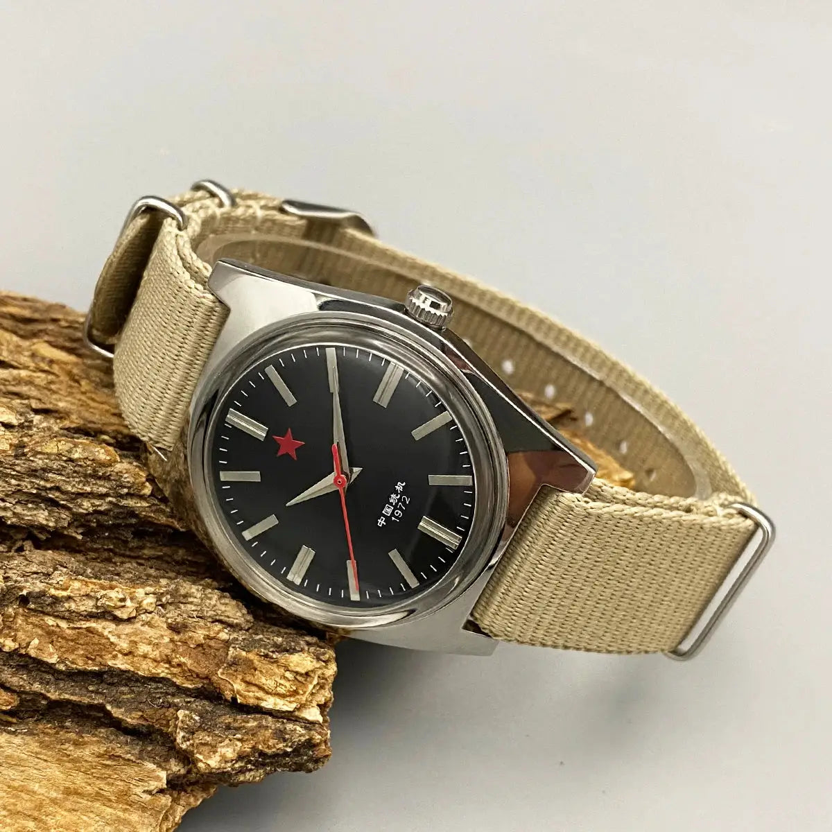 Men's mechanical watch, 36mm stainless steel case, black dial with red second hand, beige fabric strap