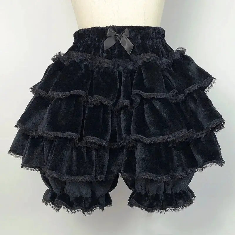 Shorts: black velvet lantern shorts with tiered ruffles, lace trim, elastic waistband, Simples Market
