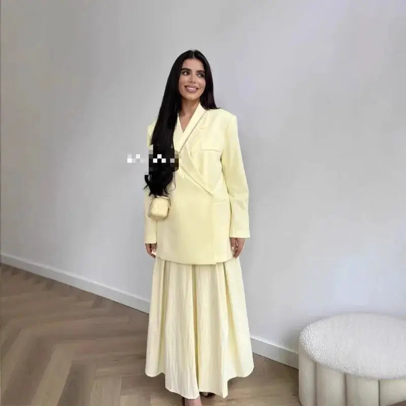 Simples Market ladies loose pale-yellow blazer suit with turn-down collar, one-button coat, and matching long skirt