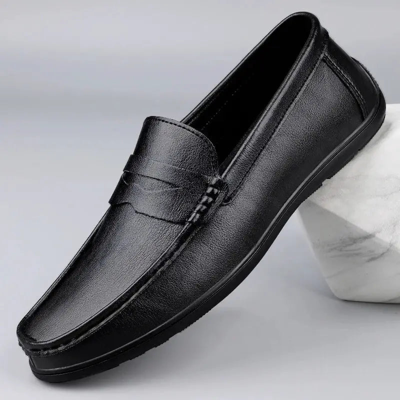 Genuine leather men's loafers by Simples Market in black with slip-on design