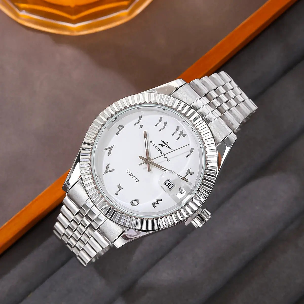 Mens Luxury Stainless Steel Quartz Wristwatch With Date Display For Classic Business And Casual Styles