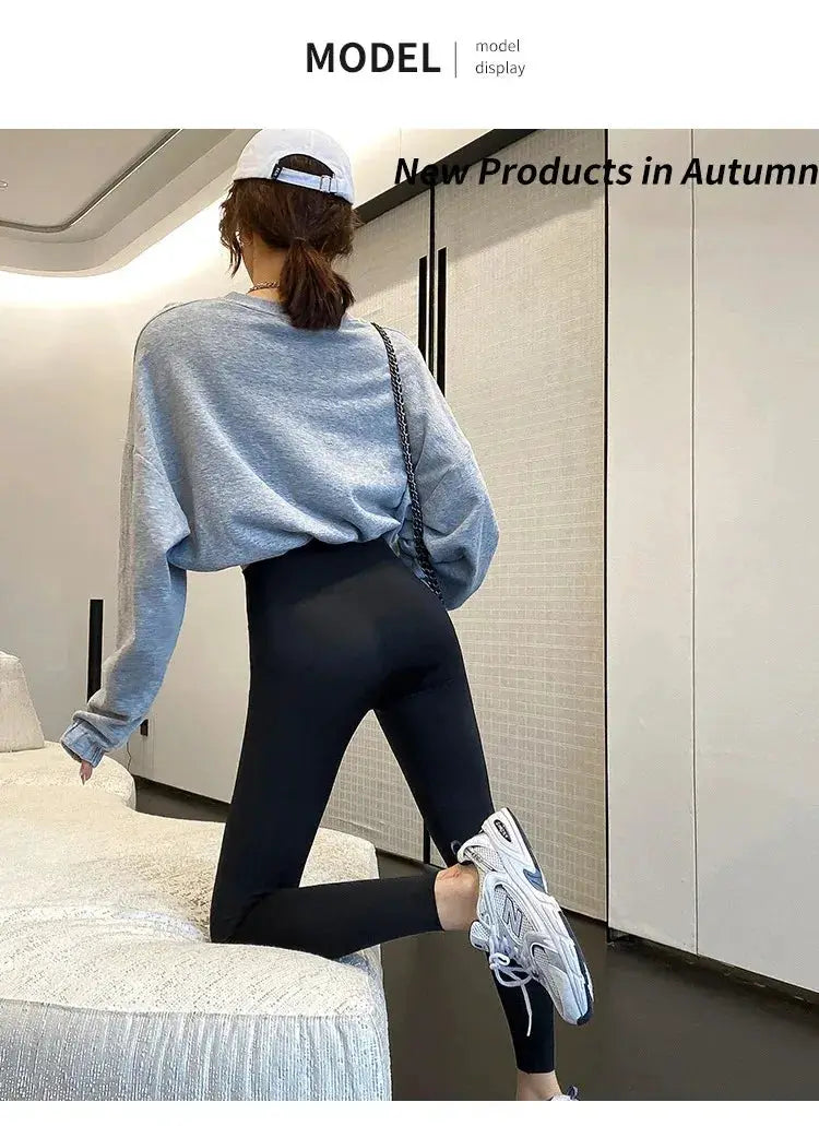 Shark Leggings by Simples Market — black, high-waisted, slim-fit women's workout pants