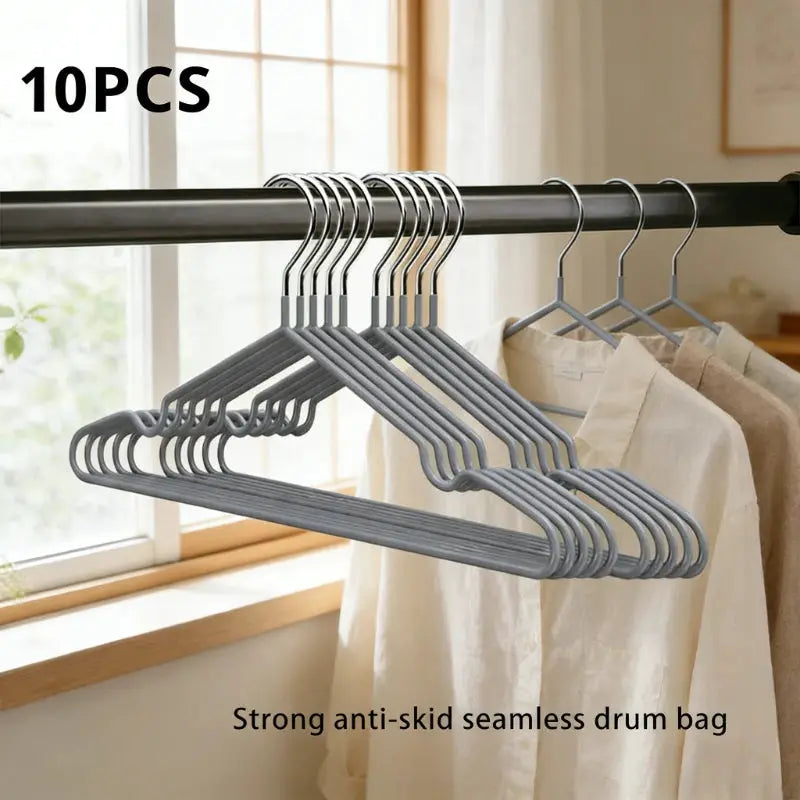 10-piece gray plastic non-slip clothes hangers set with metal hooks