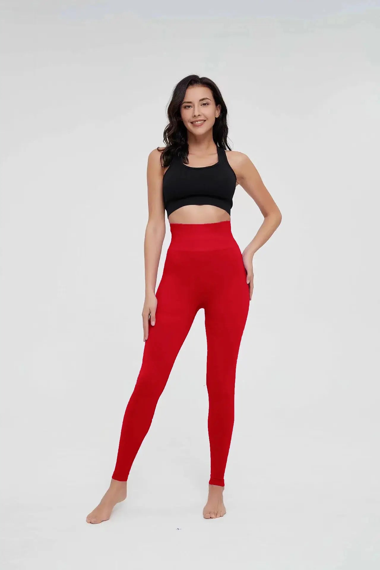 Seamless knitted leggings for women, red high-waist gym pants by Simples Market, ideal for workouts and activewear
