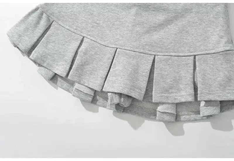 Mooyufon pleated mini skirt in light grey by Simples Market with wide box pleats