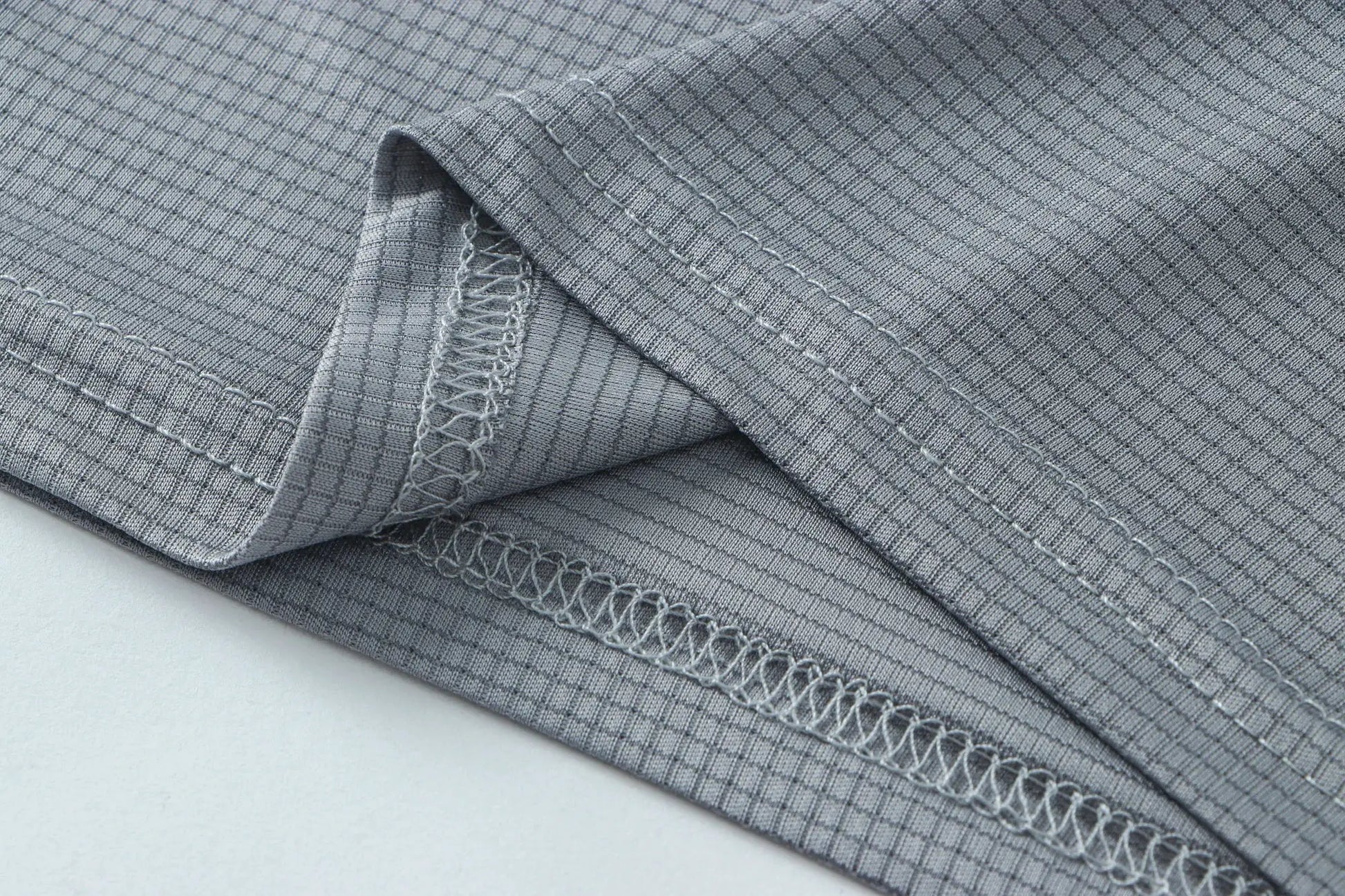 Men's short sleeve quick-dry gym T-shirt from Simples Market, grey lightweight moisture-wicking fabric