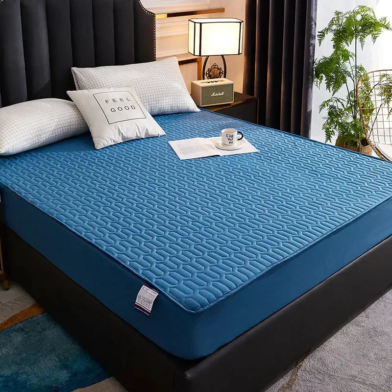 Simples Market waterproof thickened quilted latex mattress cover on blue fitted sheet protector, 150/160/180x200