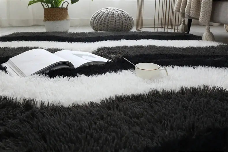 Simples Market premium fluffy area rug; black and white shag carpet, extra soft for living room