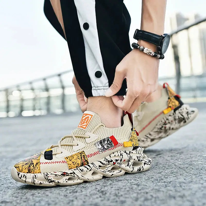 Mens Casual Sneakers Breathable Flyknit Upper Running Shoes Luxury Trainers For Everyday Wear