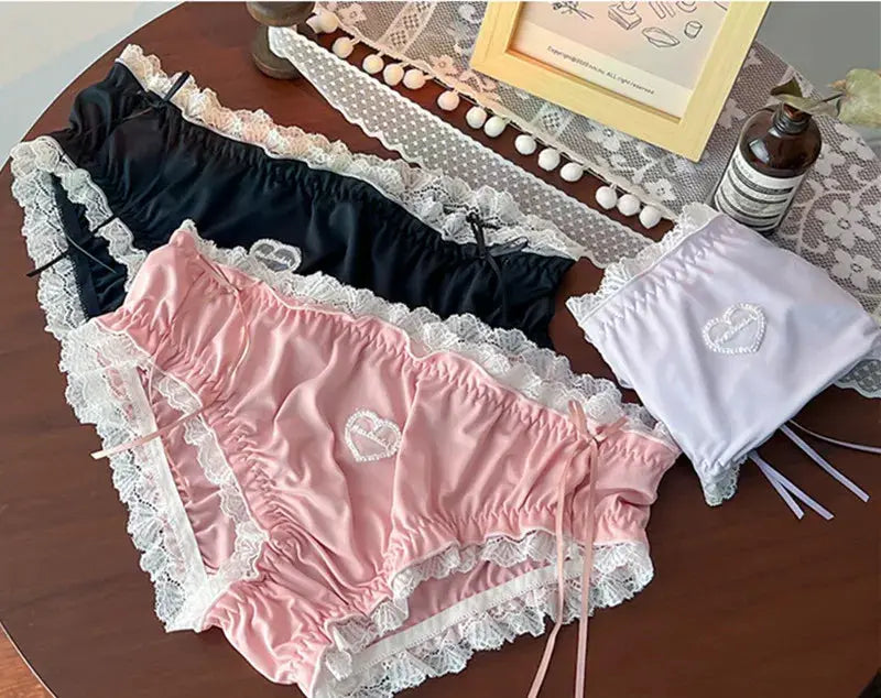 Simples Market plus-size lace panties set in black, pink, lavender satin with white lace and heart embroidery (3 pcs)
