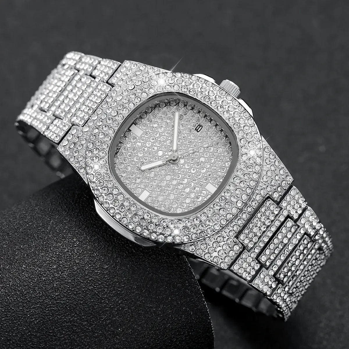Luxury diamond-encrusted silver stainless steel men's wristwatch with calendar from Simples Market