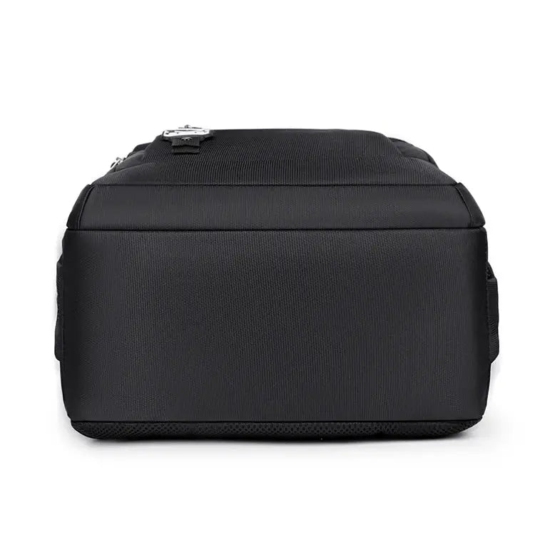 Travel backpack by Simples Market, black, durable laptop backpack for campus and commuting.