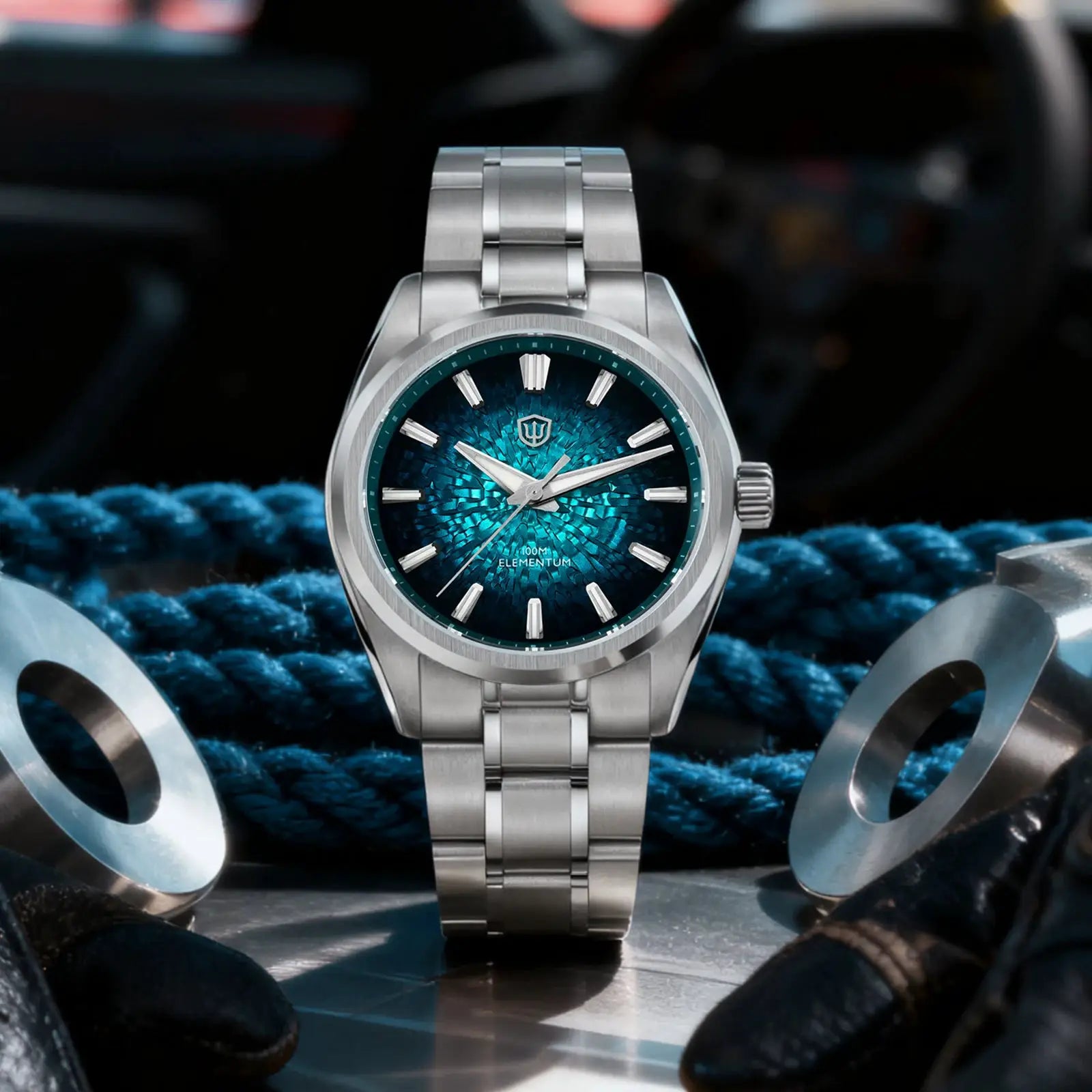Watchdives WD0003C quartz watch with blue ice-crack dial and stainless steel bracelet