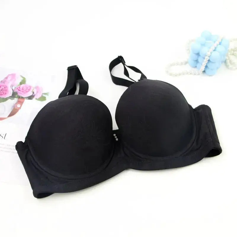 DaiNaFang black push-up bra with full cups and adjustable straps