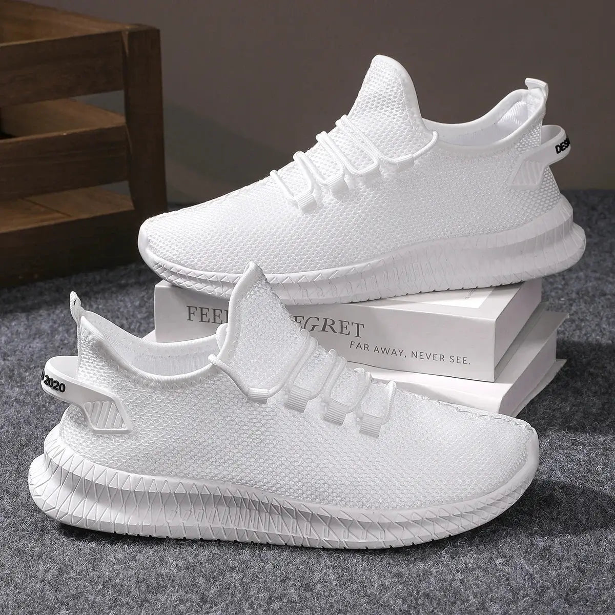 Men's white knit lace-up sneakers by Simples Market with a non-slip sole and breathable mesh; two shoes on display