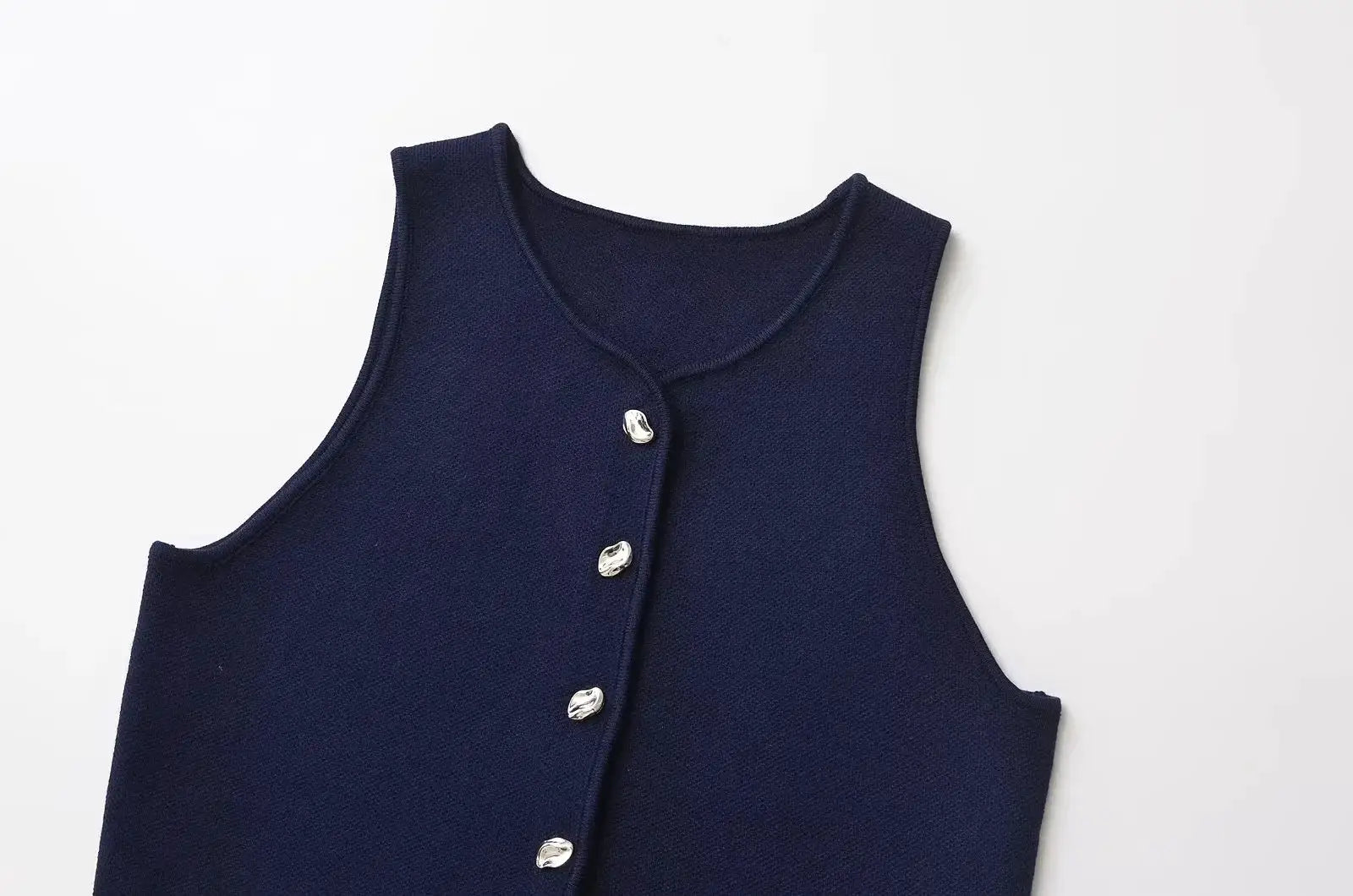 Women's Winter 2025 Knit Vest Sleeveless Cropped Asymmetrical White Top Slim Fit