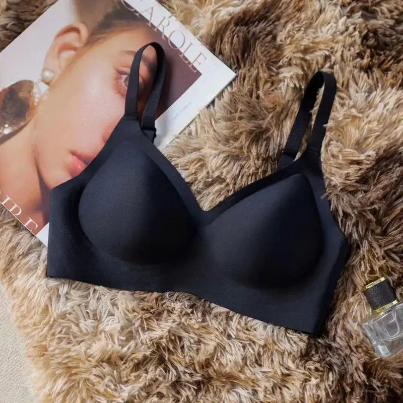 Push-up bra by Simples Market, black seamless with soft support.