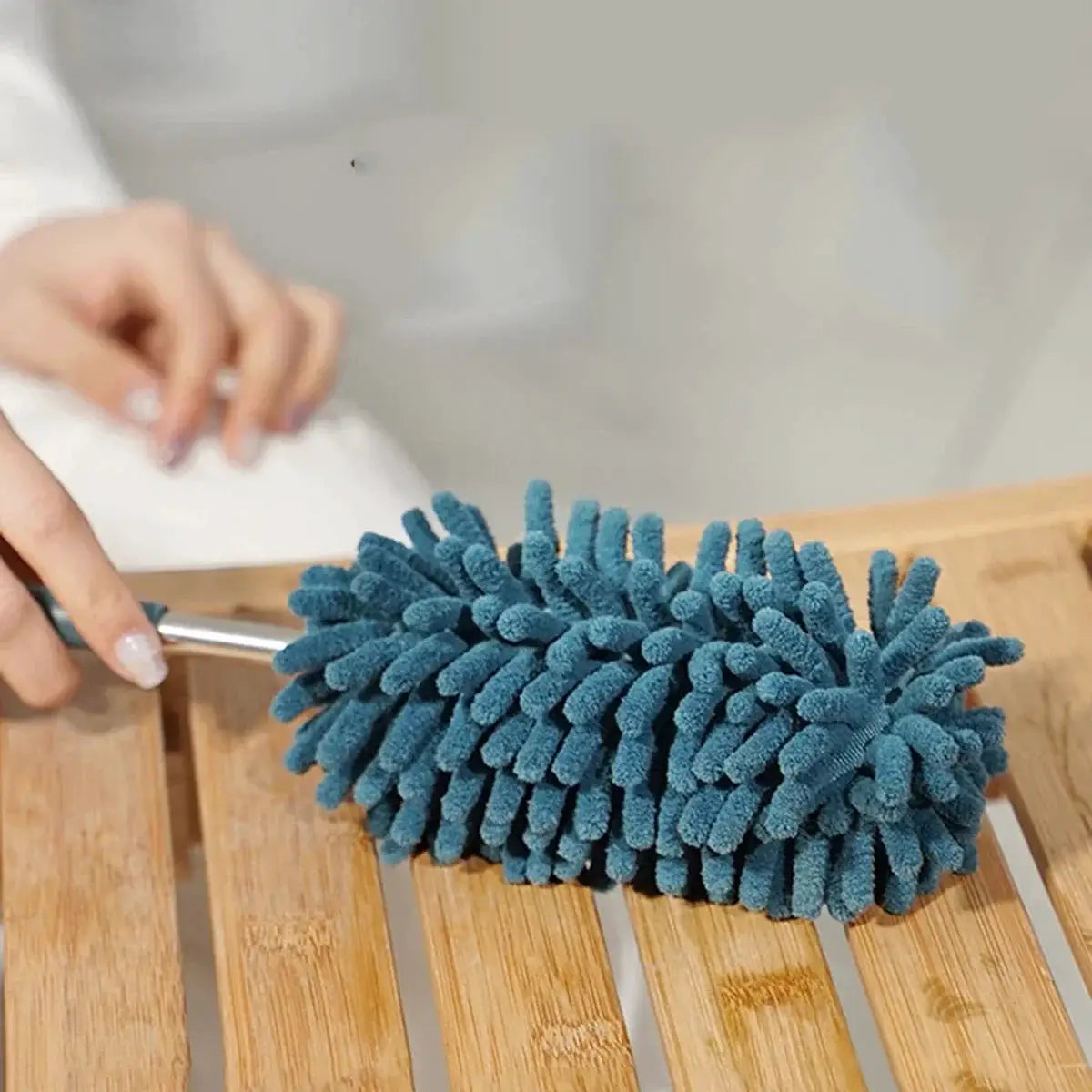 Simples Market mini car duster brush with extendable bendable handle and blue microfiber fibers