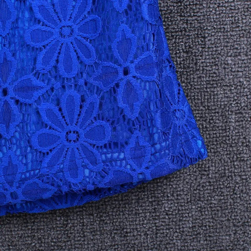 Summer lace blouse from Simples Market; blue floral pattern, lightweight top.