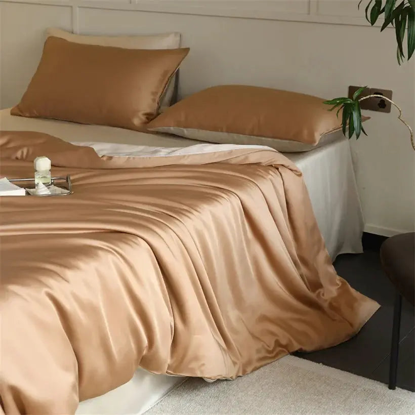 Mulberry silk bedding set with duvet cover, sheets and pillowcases in peach.