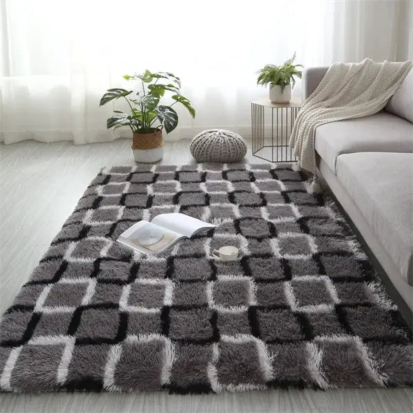 Simples Market Premium fluffy area rug with gray/black checkerboard squares, shaggy living room rug.