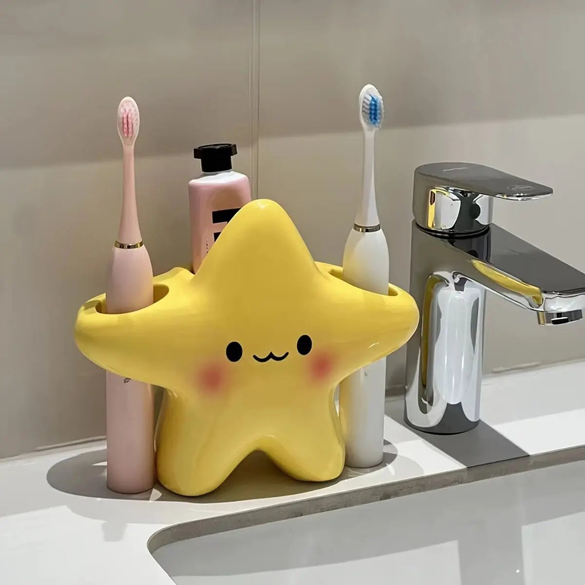Star Shaped Toothbrush Holder With Cute Face Design For Space Saving