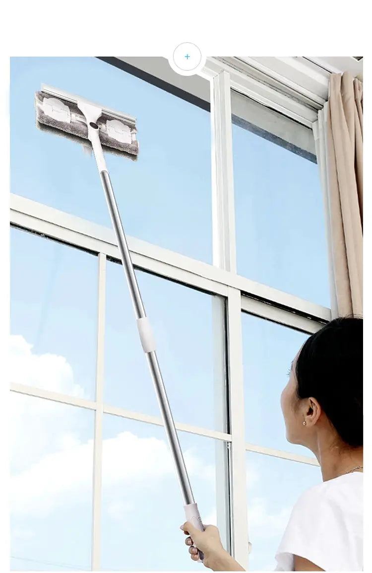 Telescopic window cleaning mop with long silver handle and white wipe head by Simples Market.