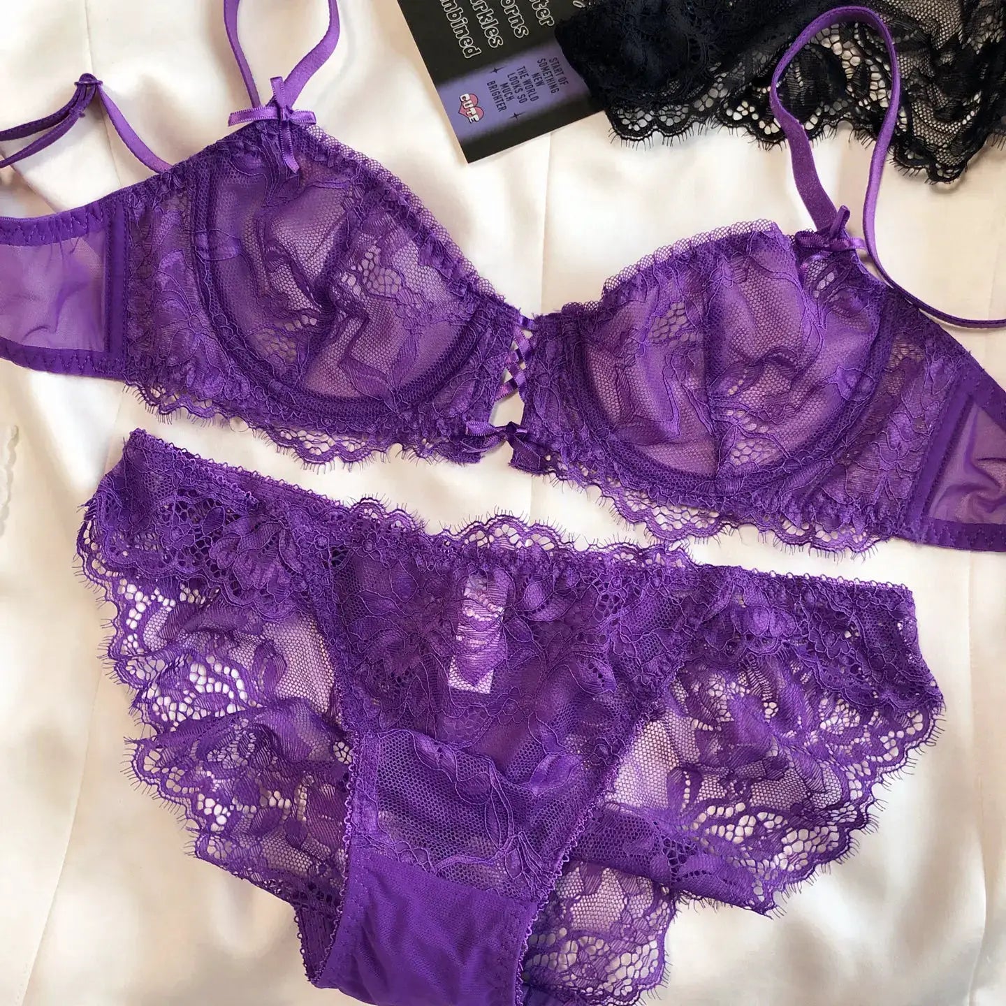 French Ultra Thin Lace Embroidery Bra Set Underwire Push Up Lingerie