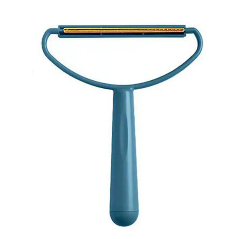 Portable lint remover brush by Simples Market in blue for pet hair on fabrics