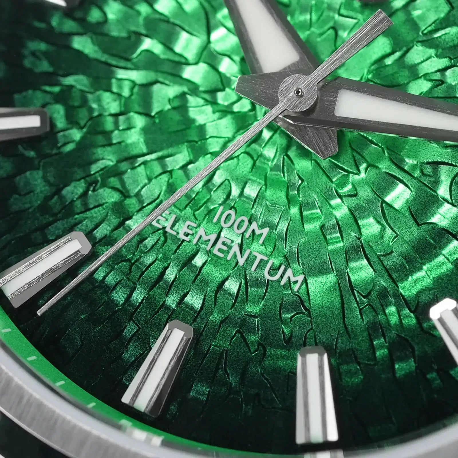 Watchdives WD0003C quartz wristwatch with ice-crack dial, luminous markers, 100m water resistance